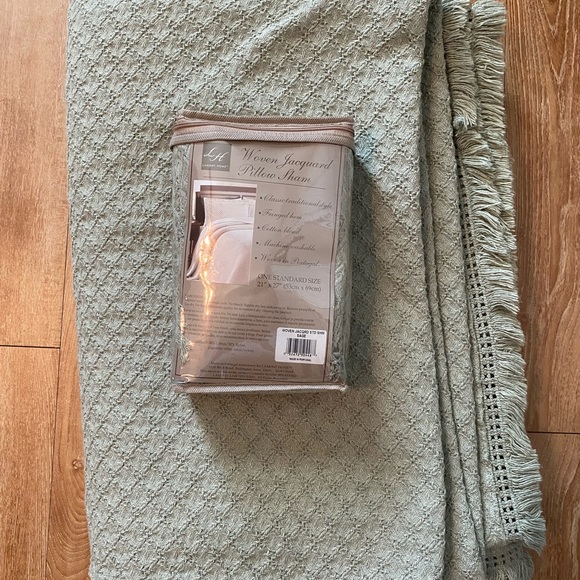 Lamont home full size sage green bedspread & matching sham - Picture 9 of 12